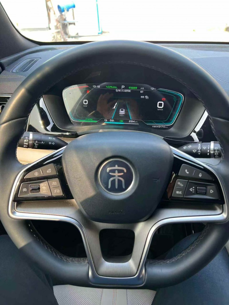 济宁22年比亚迪宋4