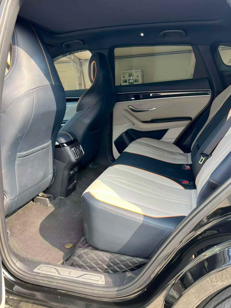 济宁22年比亚迪宋5