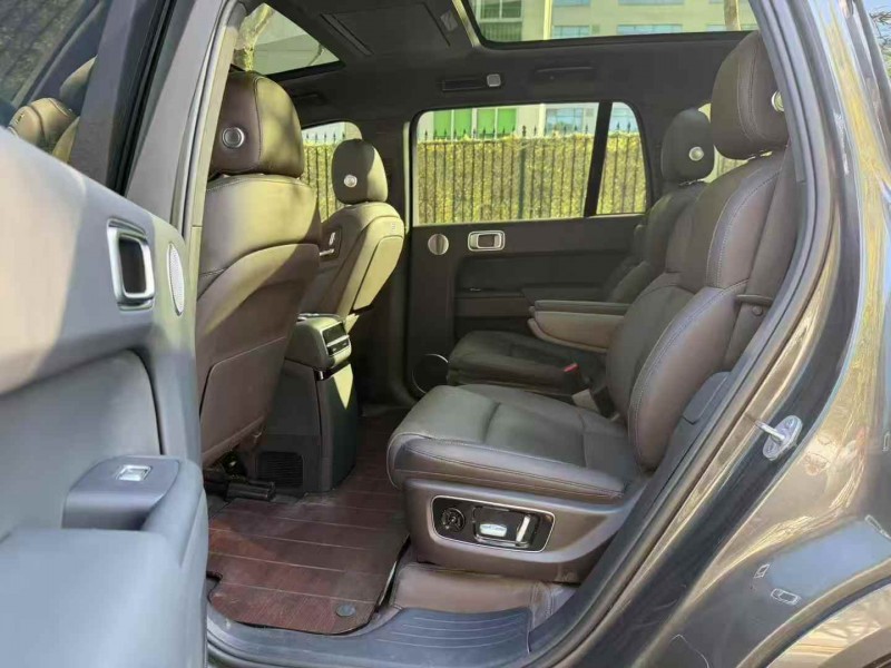 广州23年理想L95