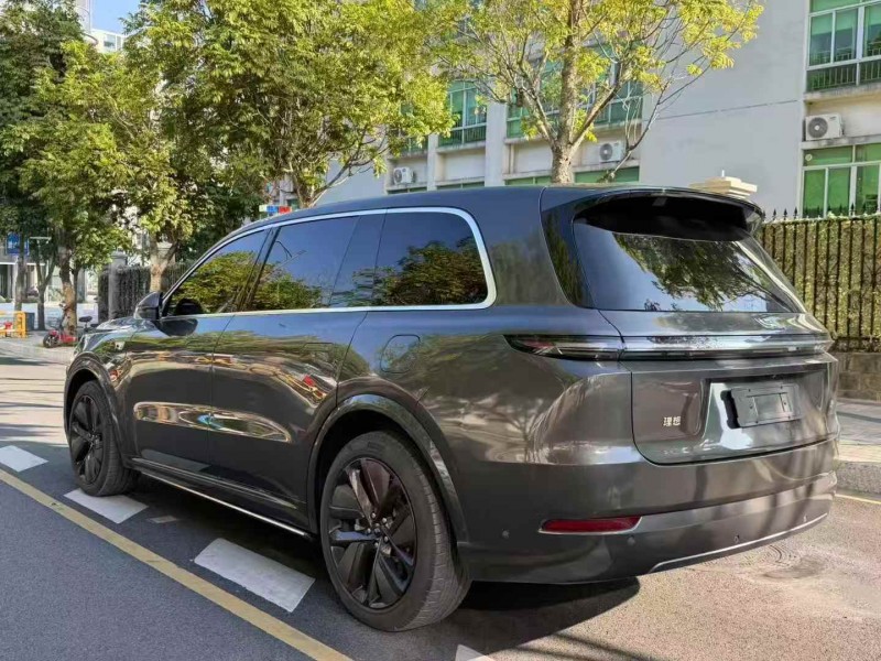 广州23年理想L96