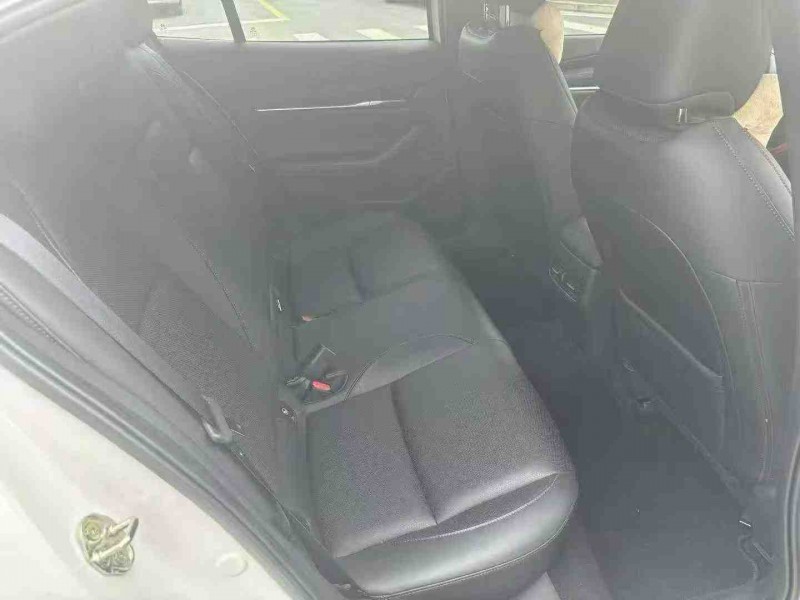 南宁25年马自达昂克赛拉6