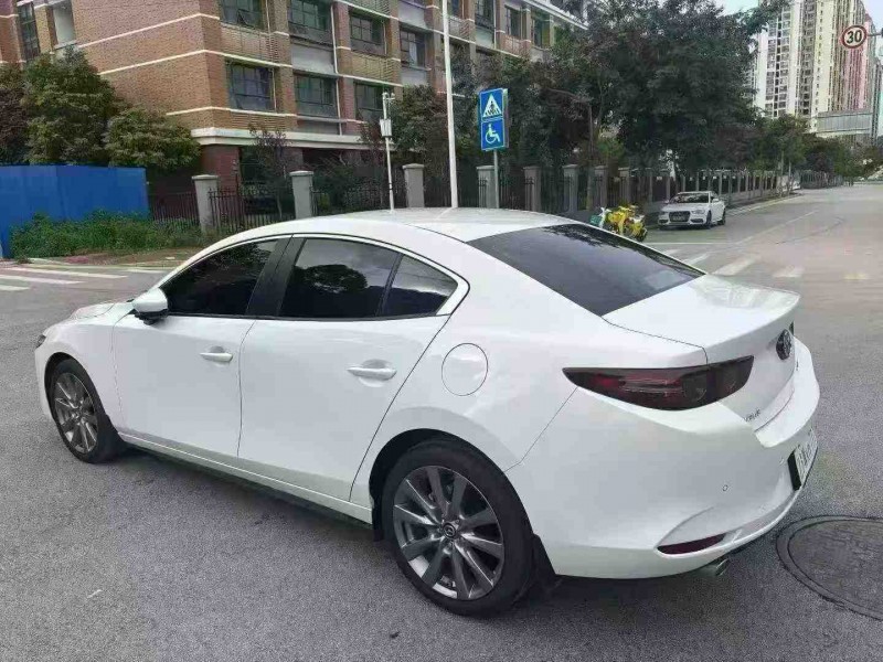 南宁25年马自达昂克赛拉7