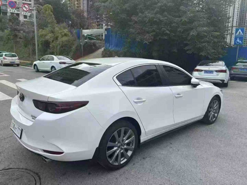 南宁25年马自达昂克赛拉8