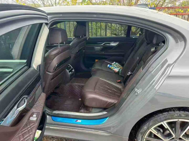 九江21年宝马7系4