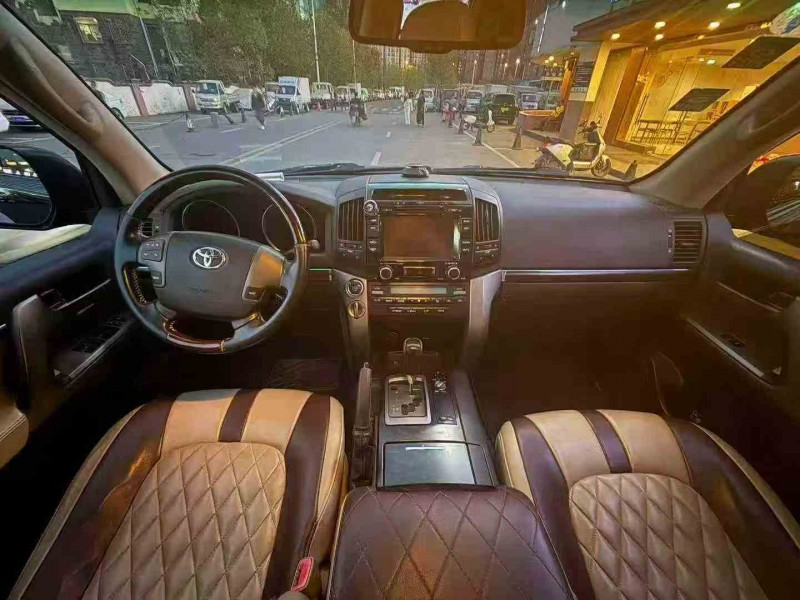 鹰潭12年丰田兰德酷路泽5