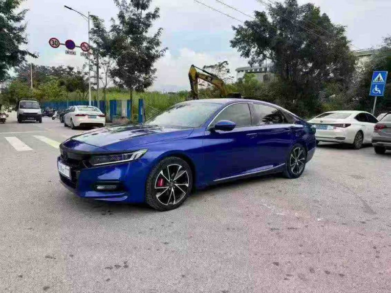 南宁18年本田雅阁3