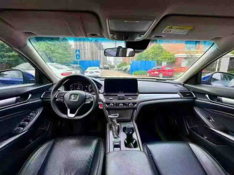 南宁18年本田雅阁5