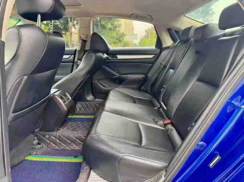 南宁18年本田雅阁6