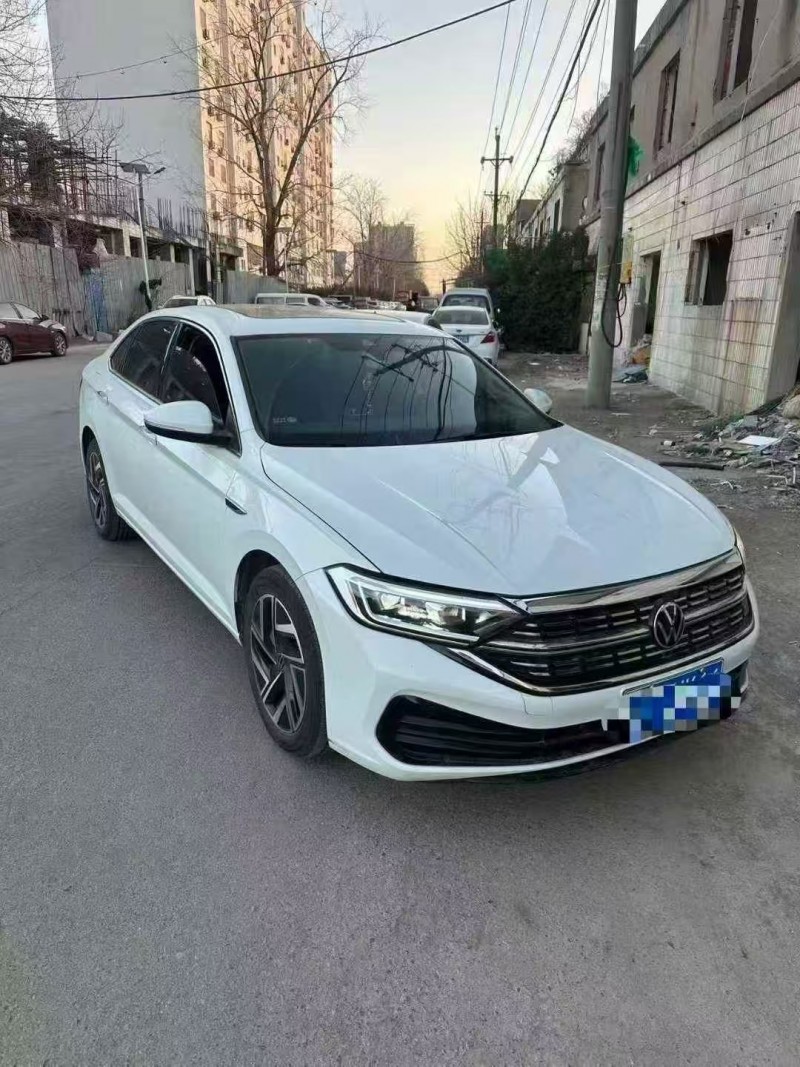 青岛25年大众速腾2