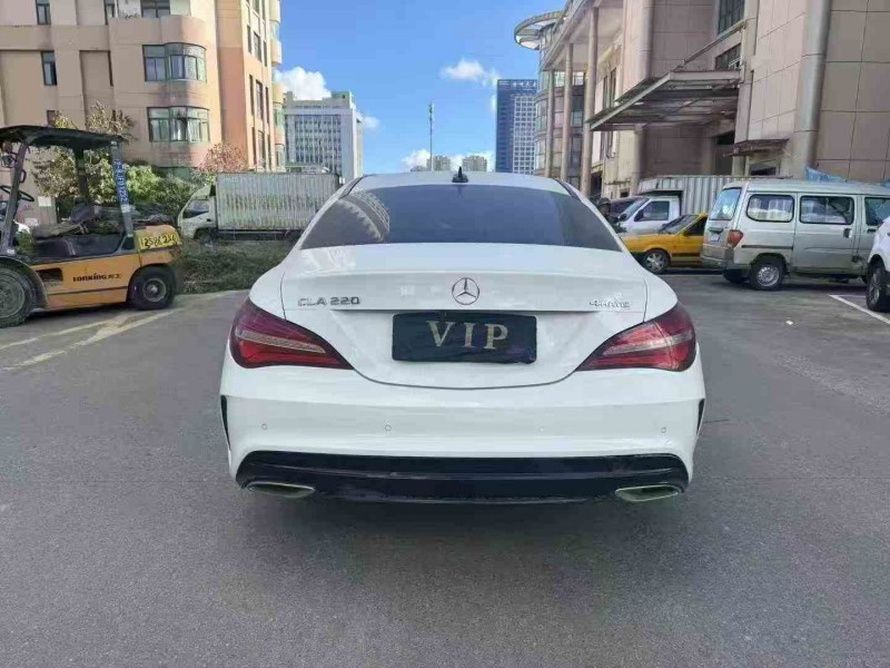 金华16年奔驰CLA8