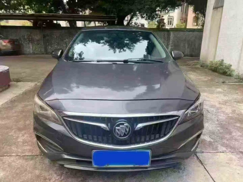 佛山18年别克威朗1