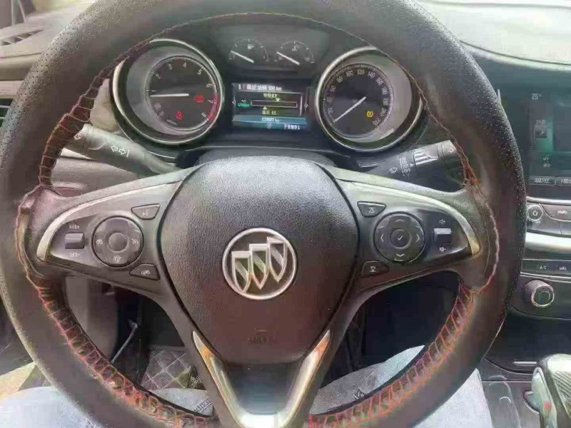 佛山18年别克威朗5