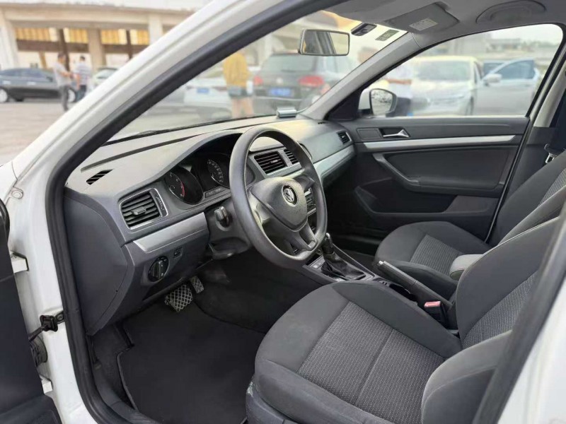 东莞19年大众朗逸8