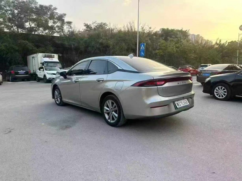 南宁23年传祺埃安S5807