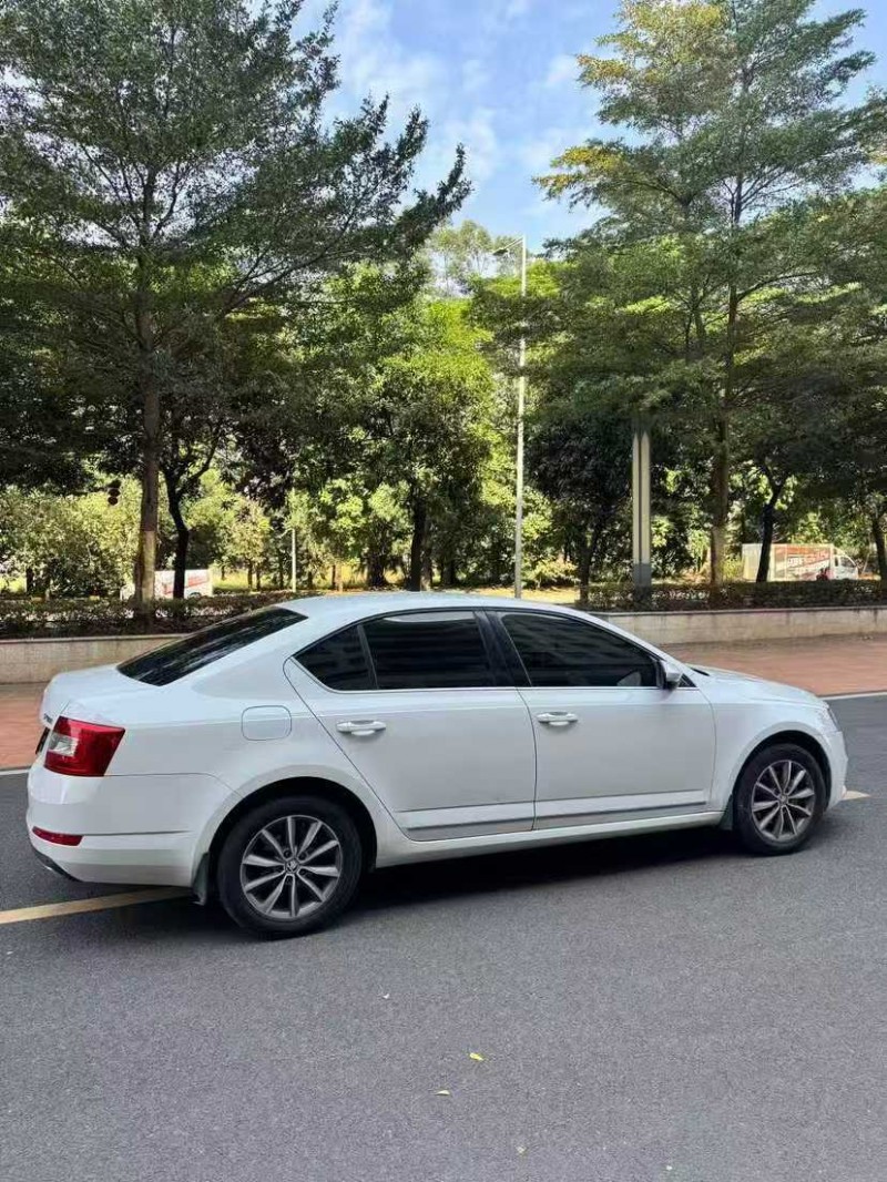 东莞16年斯柯达明锐9