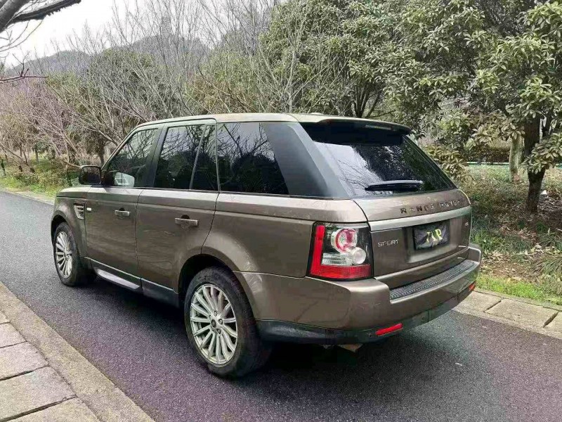 金华13年路虎揽胜运动8