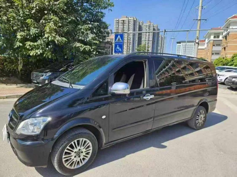 南宁14年奔驰威霆2