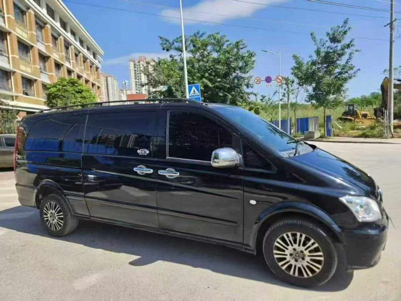 南宁14年奔驰威霆3