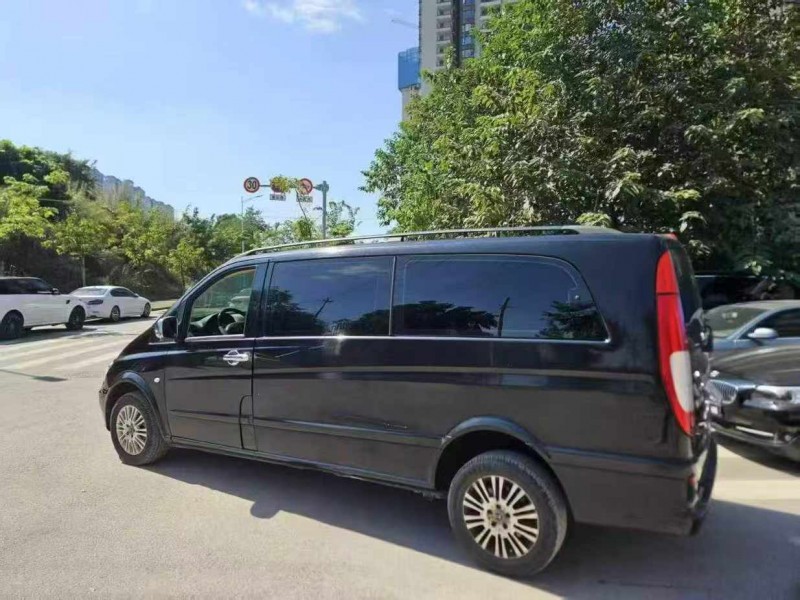 南宁14年奔驰威霆7