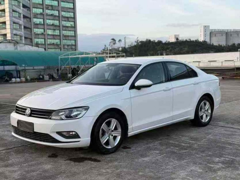 东莞16年大众凌渡2