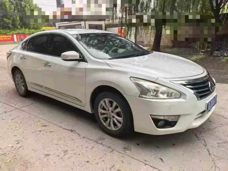 保定16年日产天籁2