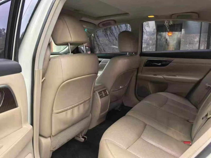 保定16年日产天籁6