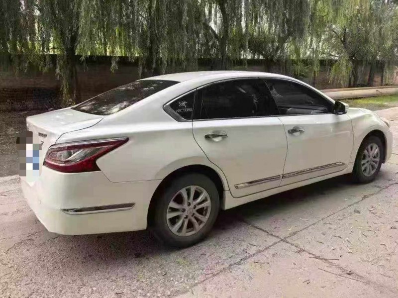 保定16年日产天籁7