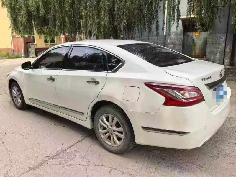 保定16年日产天籁8