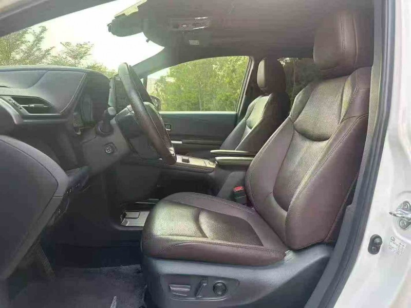 湛江23年丰田塞纳4