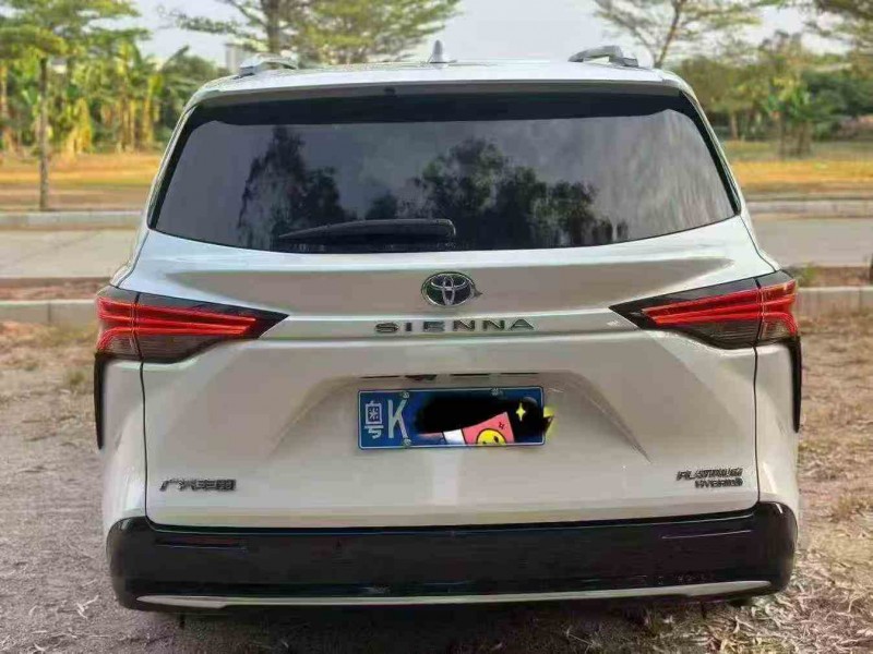 湛江23年丰田塞纳9