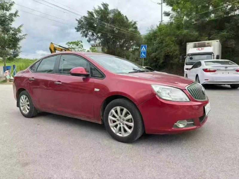 南宁11年别克英朗2