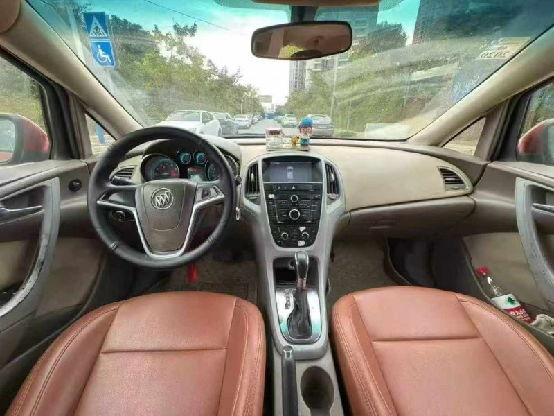 南宁11年别克英朗5