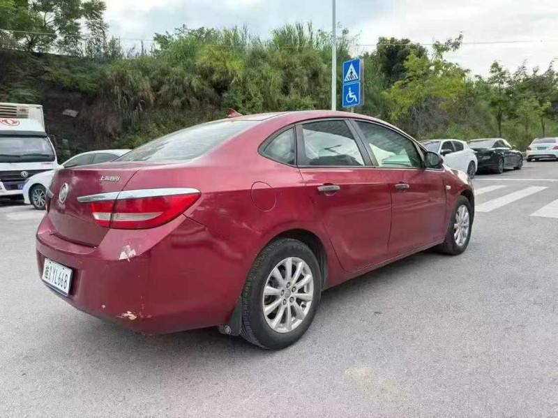 南宁11年别克英朗7