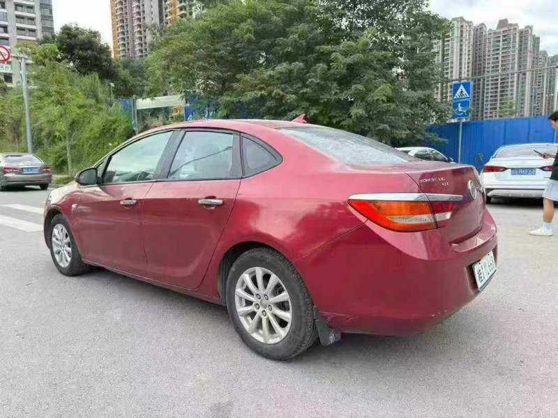 南宁11年别克英朗8