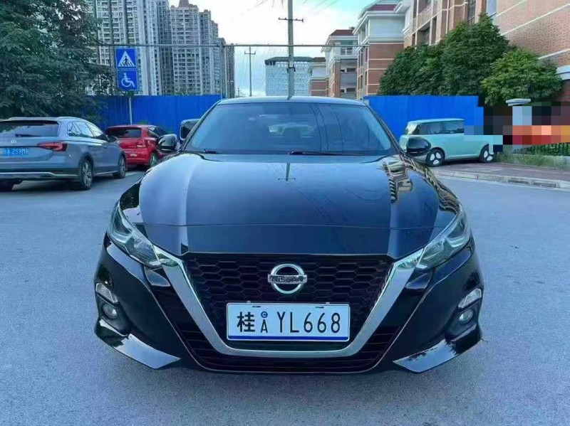 南宁22年日产天籁1