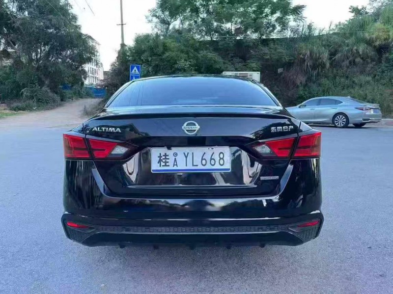 南宁22年日产天籁9