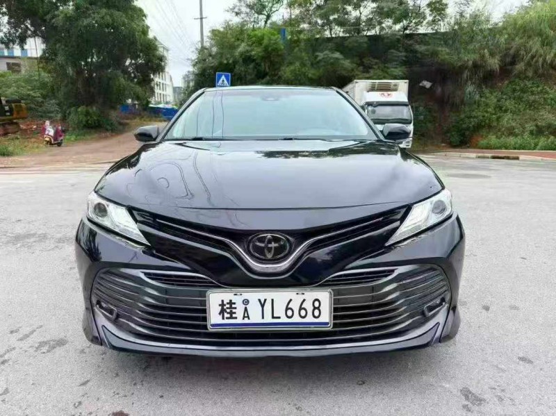 南宁18年丰田凯美瑞1
