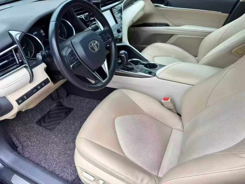 南宁18年丰田凯美瑞4