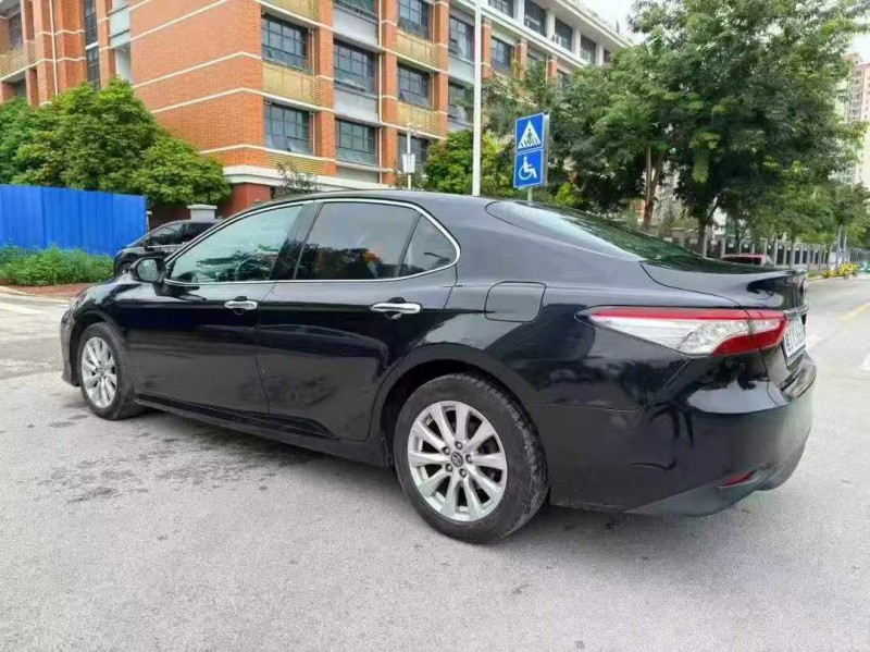 南宁18年丰田凯美瑞7