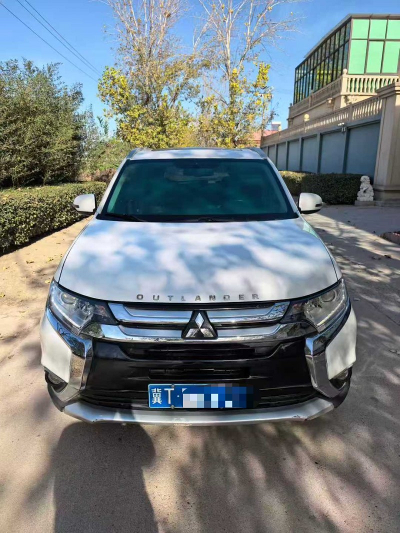 保定18年三菱欧蓝德1