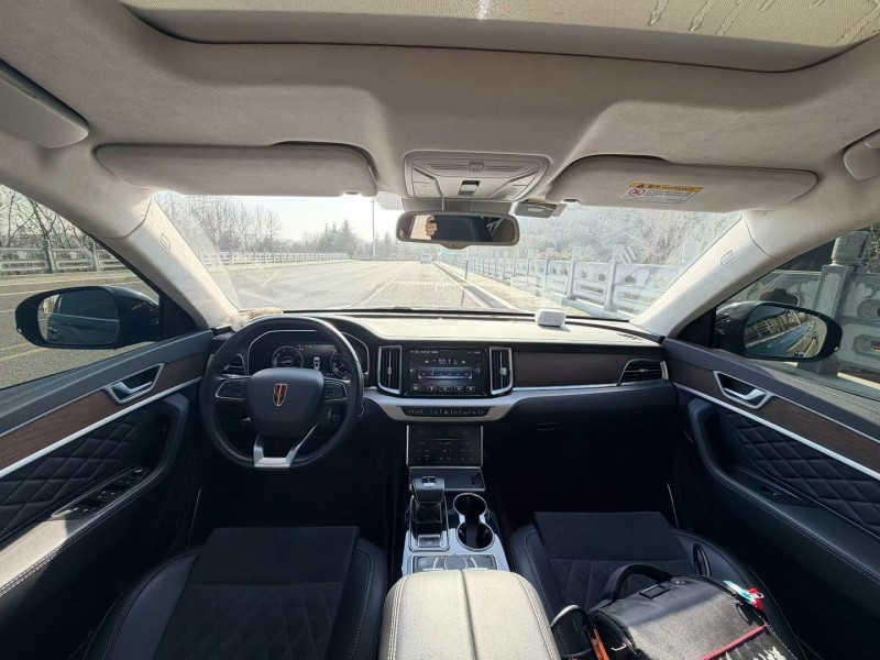 青島21年紅旗HS74