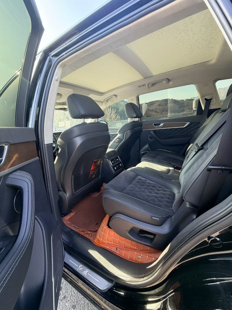 青島21年紅旗HS75