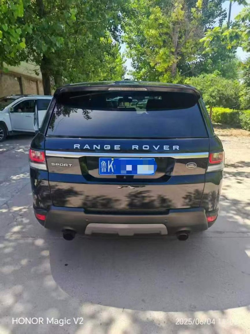 保定17年路虎揽胜运动9