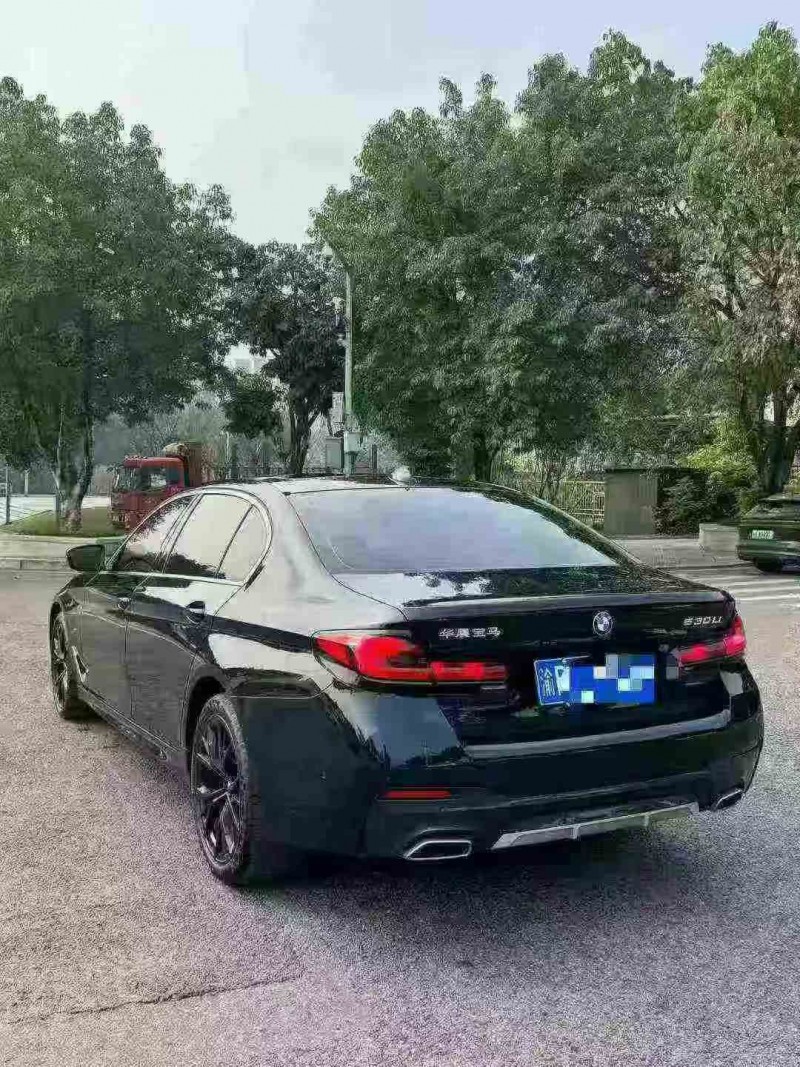 重庆23年宝马5系8