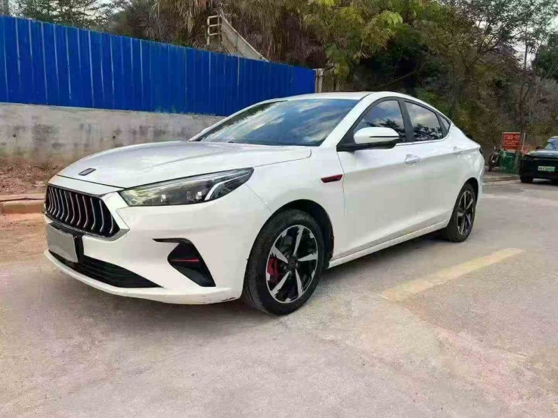 南宁22年江淮思皓3