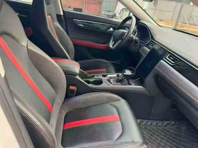 南宁22年江淮思皓5