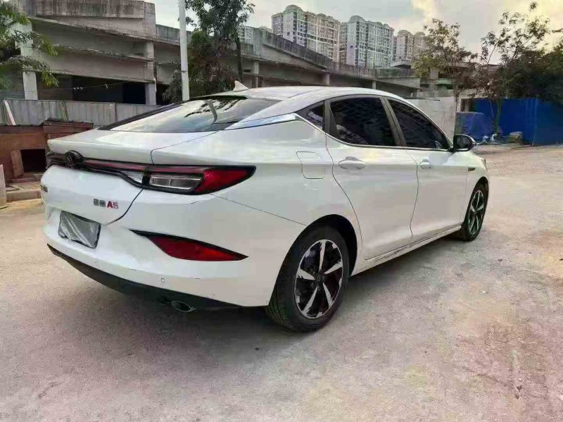 南宁22年江淮思皓7