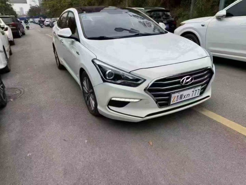 南宁19年现代名图2