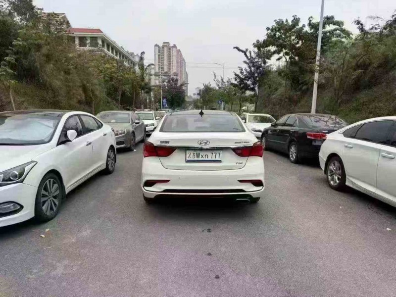 南宁19年现代名图9