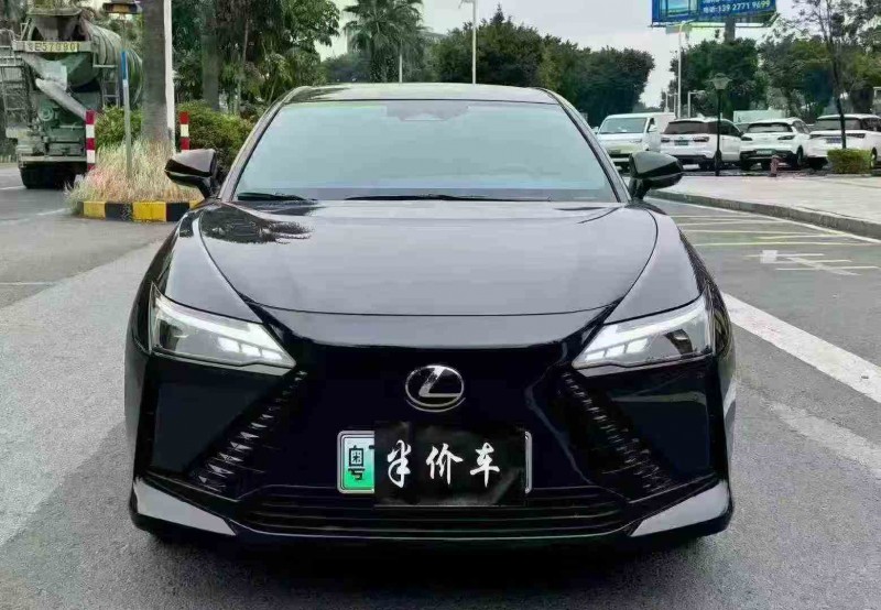 汕头23年雷克萨斯RZ1